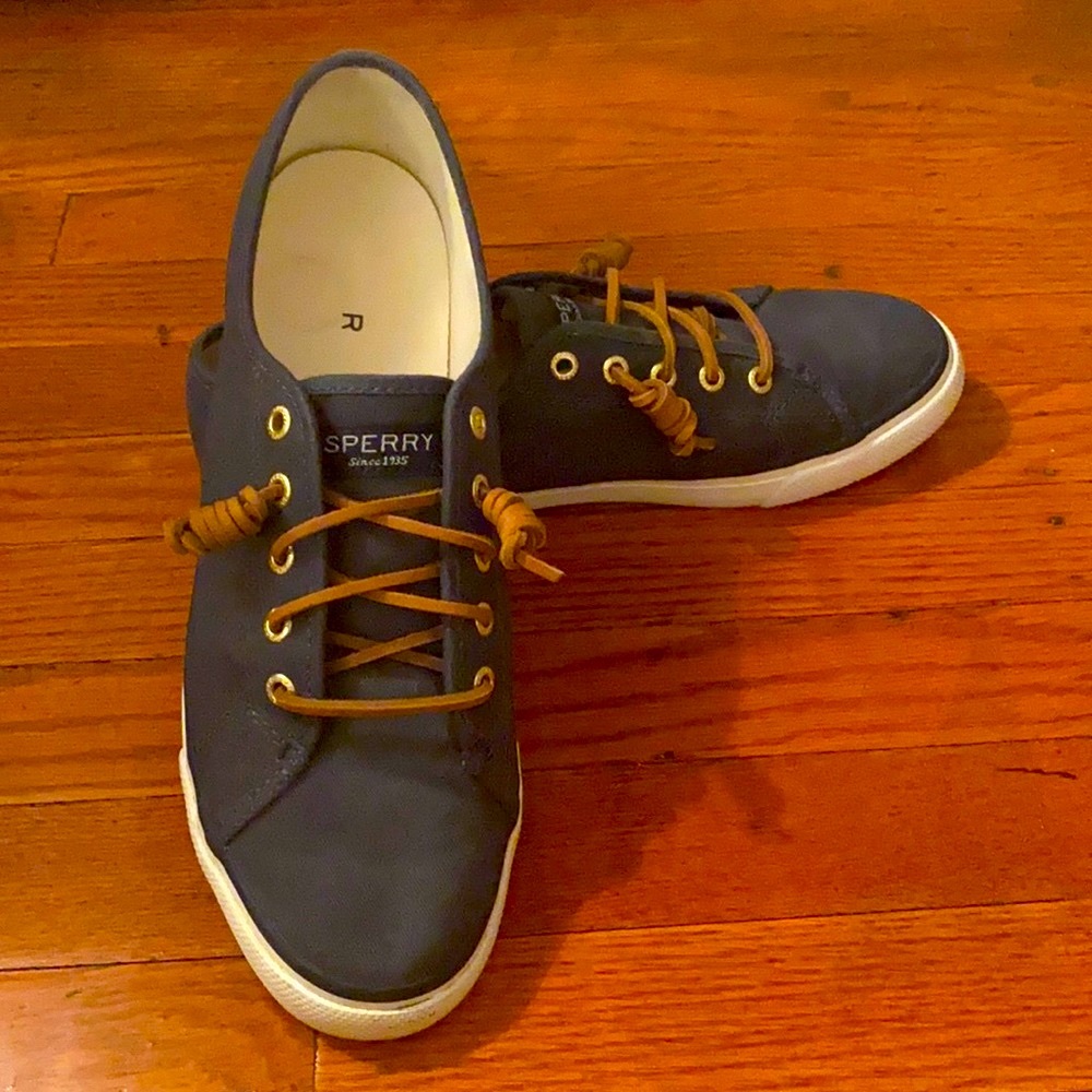 Navy Women’s Sperry Shoes with Leather Laces